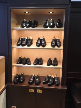 Retail LED shelf lighting